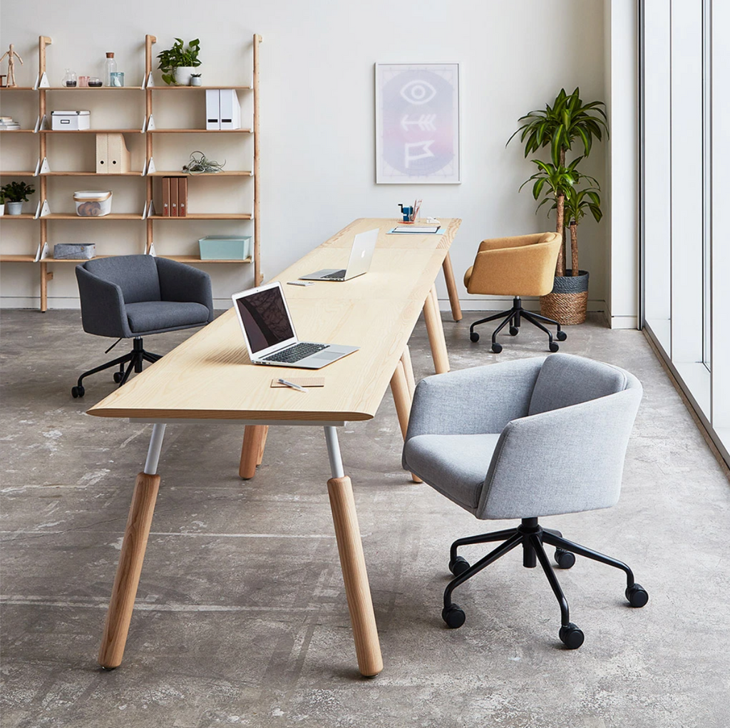 Envoy Desk