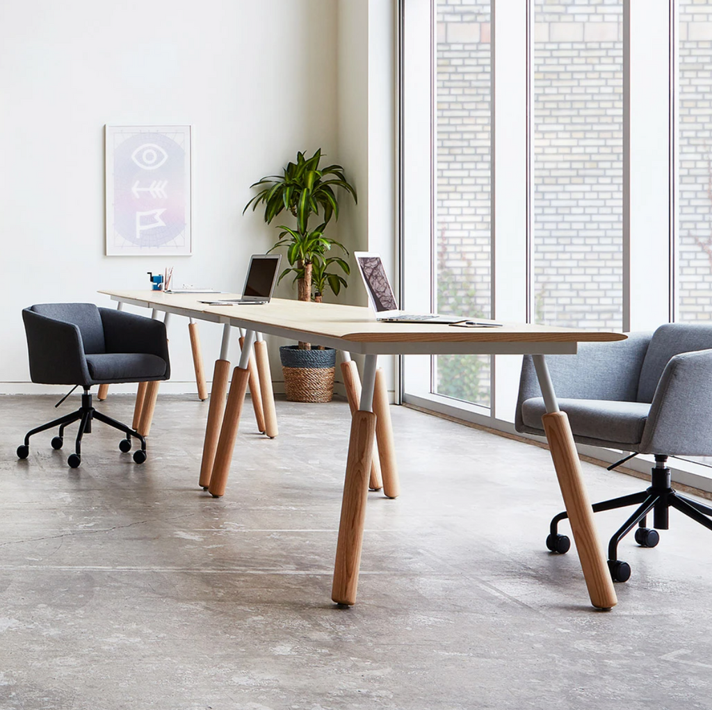 Envoy Desk